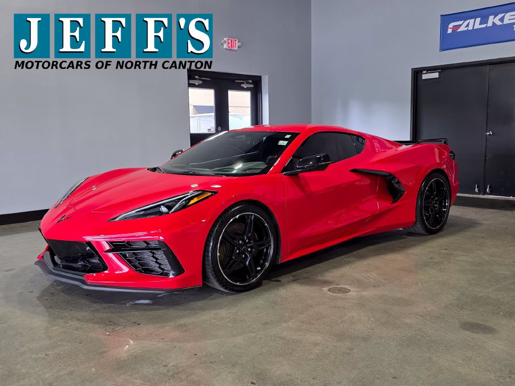 Used 2024 Chevrolet Corvette Stingray Preferred Cpe w/ Z51 Performance Package RWD image 1