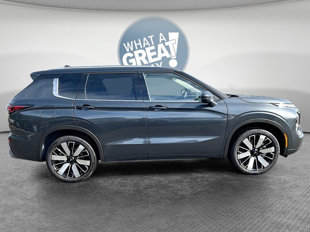 New 2026 Mitsubishi Outlander SEL FWD image 8