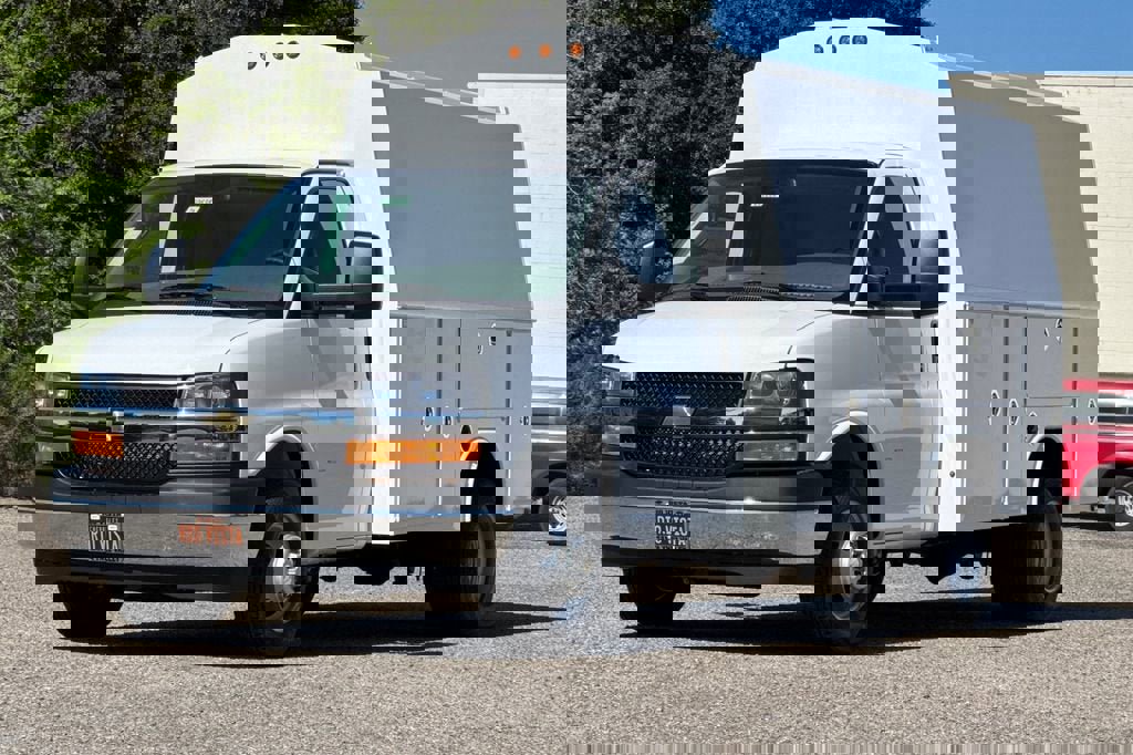 New 2026 Chevrolet Express 3500 w/ Power Convenience Package image 8