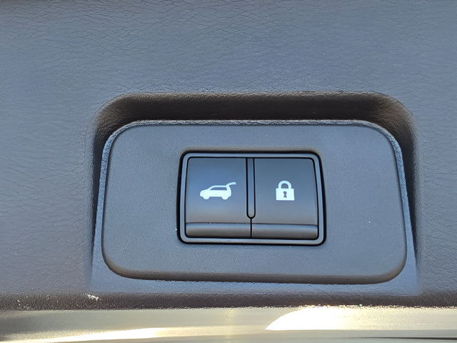 Certified 2025 Nissan Rogue SV FWD image 13