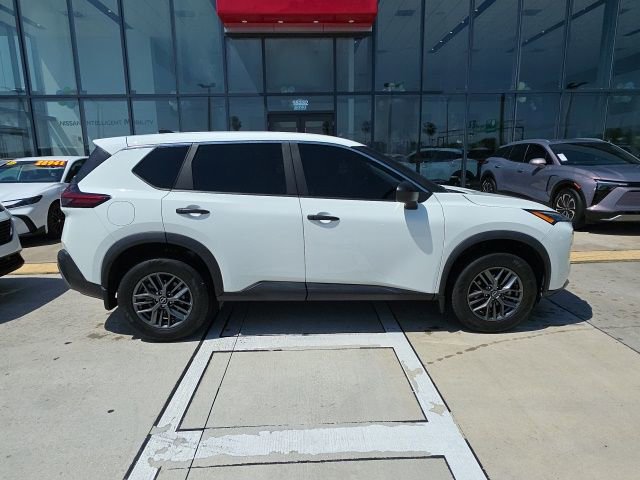 Used 2023 Nissan Rogue S image 3