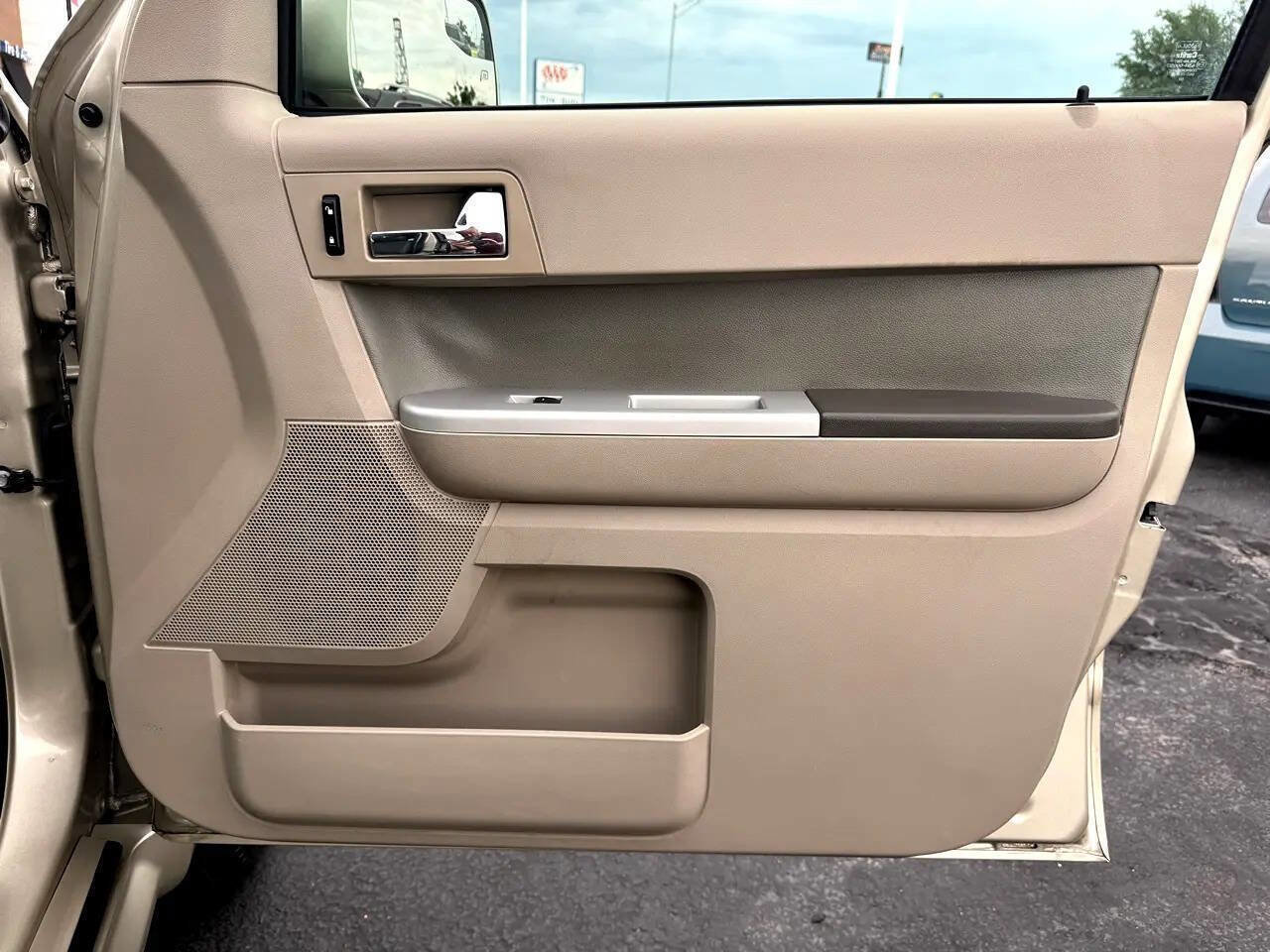 Used 2011 Mercury Mariner Premier w/ 202A Rapid Spec Order Code image 18