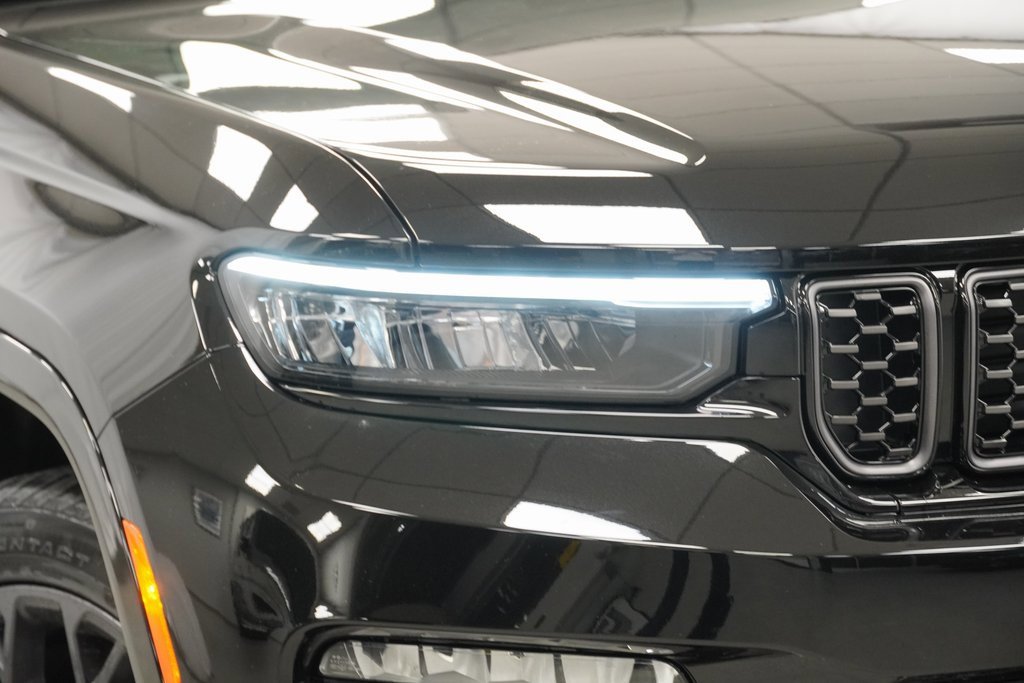 New 2025 Jeep Grand Cherokee Summit w/ Obsidian Package image 5