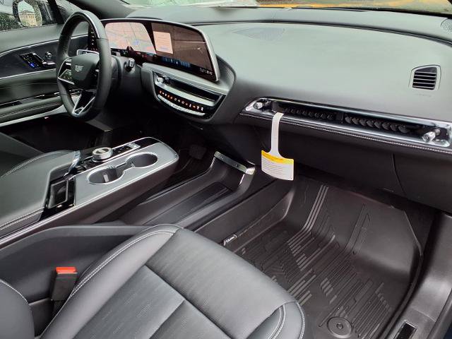 New 2026 Cadillac Lyriq Signature Luxury w/ LPO, Floor Liner Package RWD image 8