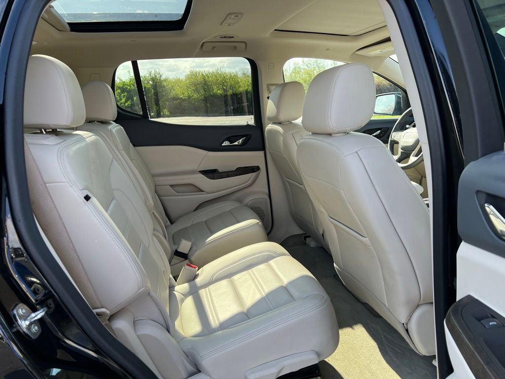 Used 2023 GMC Acadia Denali w/ Denali Technology Package image 11