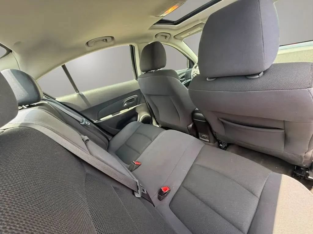 Used 2016 Chevrolet Cruze LT w/ Sun And Sound Package FWD image 13
