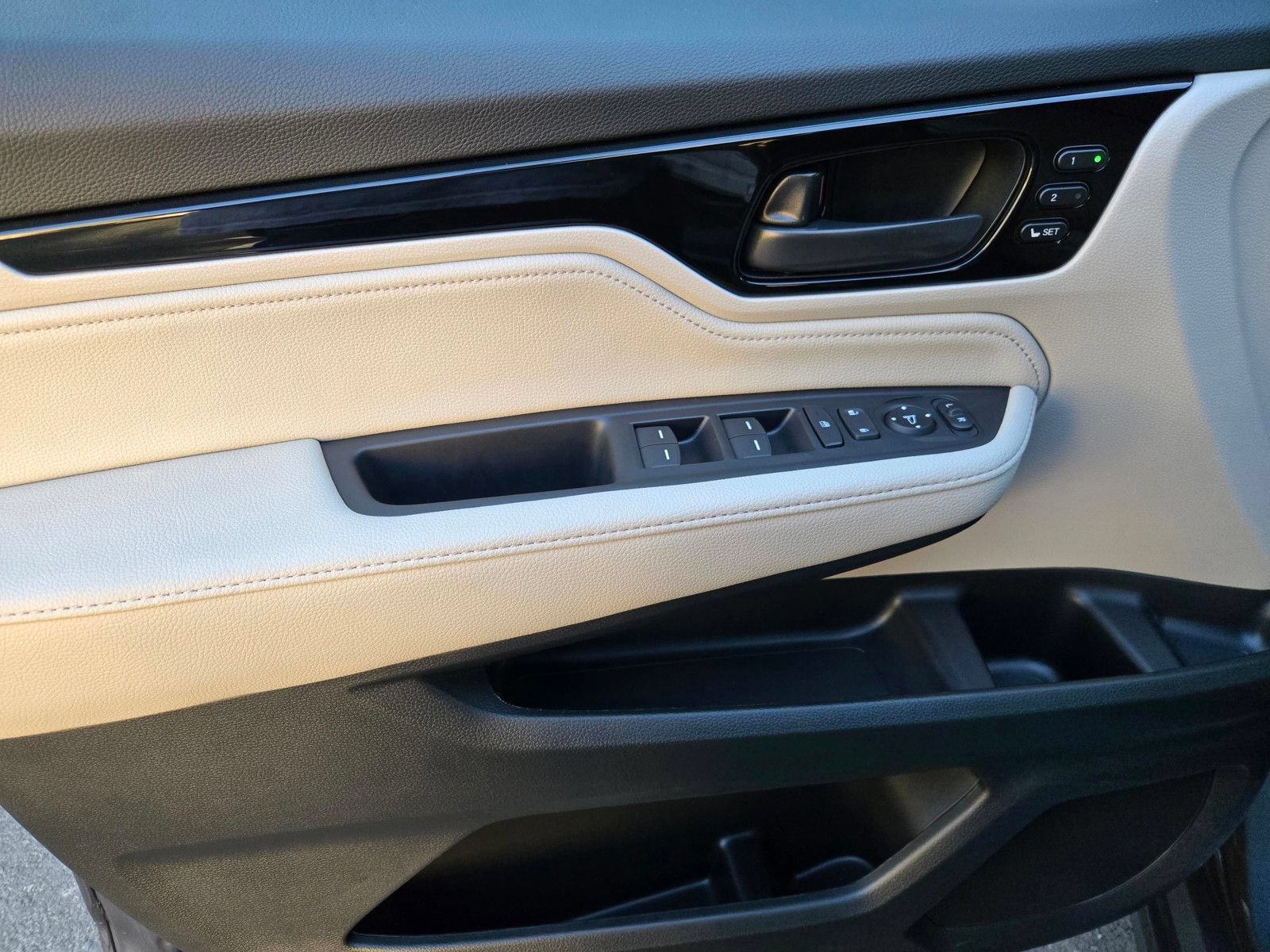 New 2026 Honda Odyssey Touring image 17