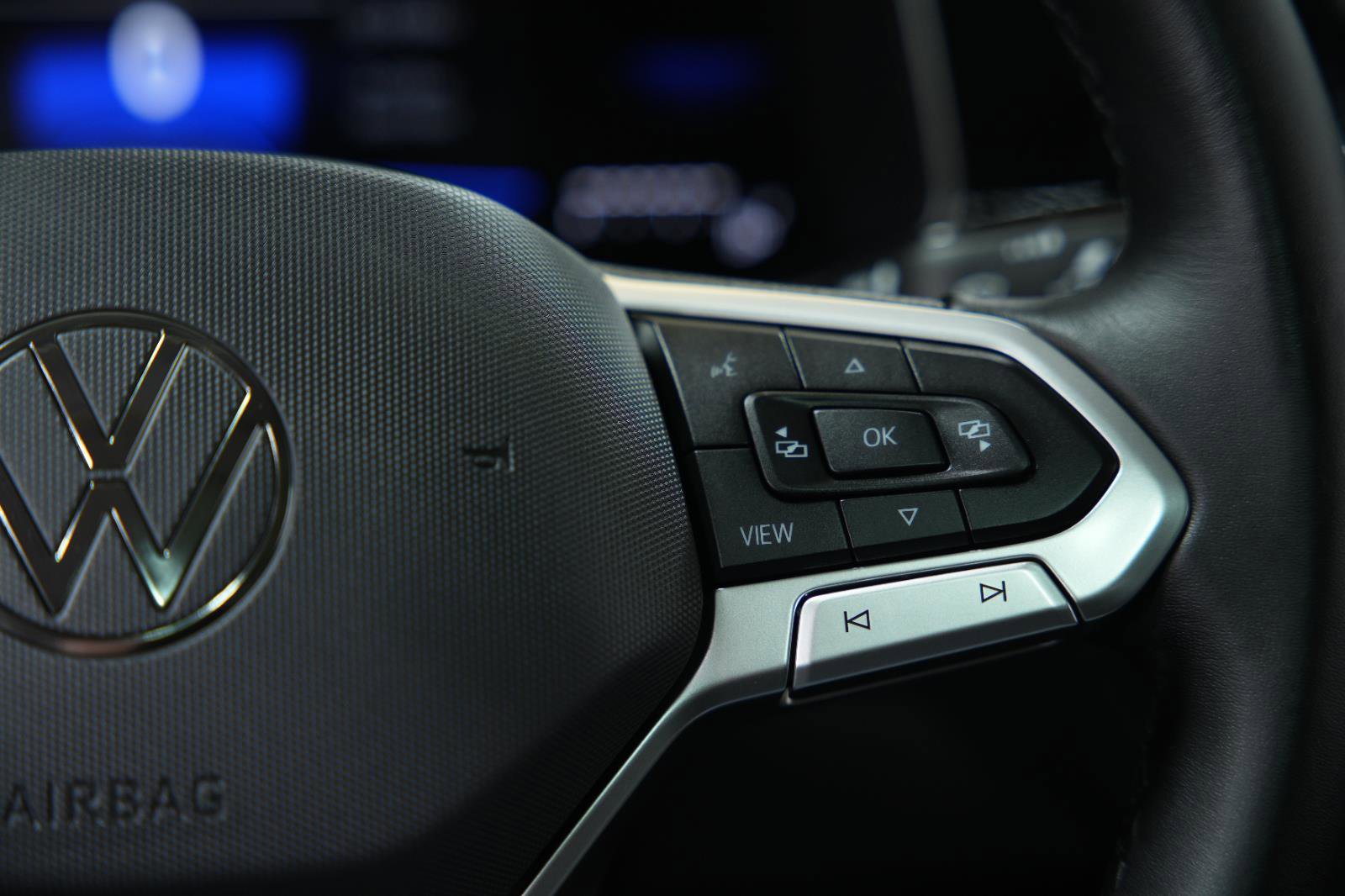 Used 2025 Volkswagen Jetta SE image 33