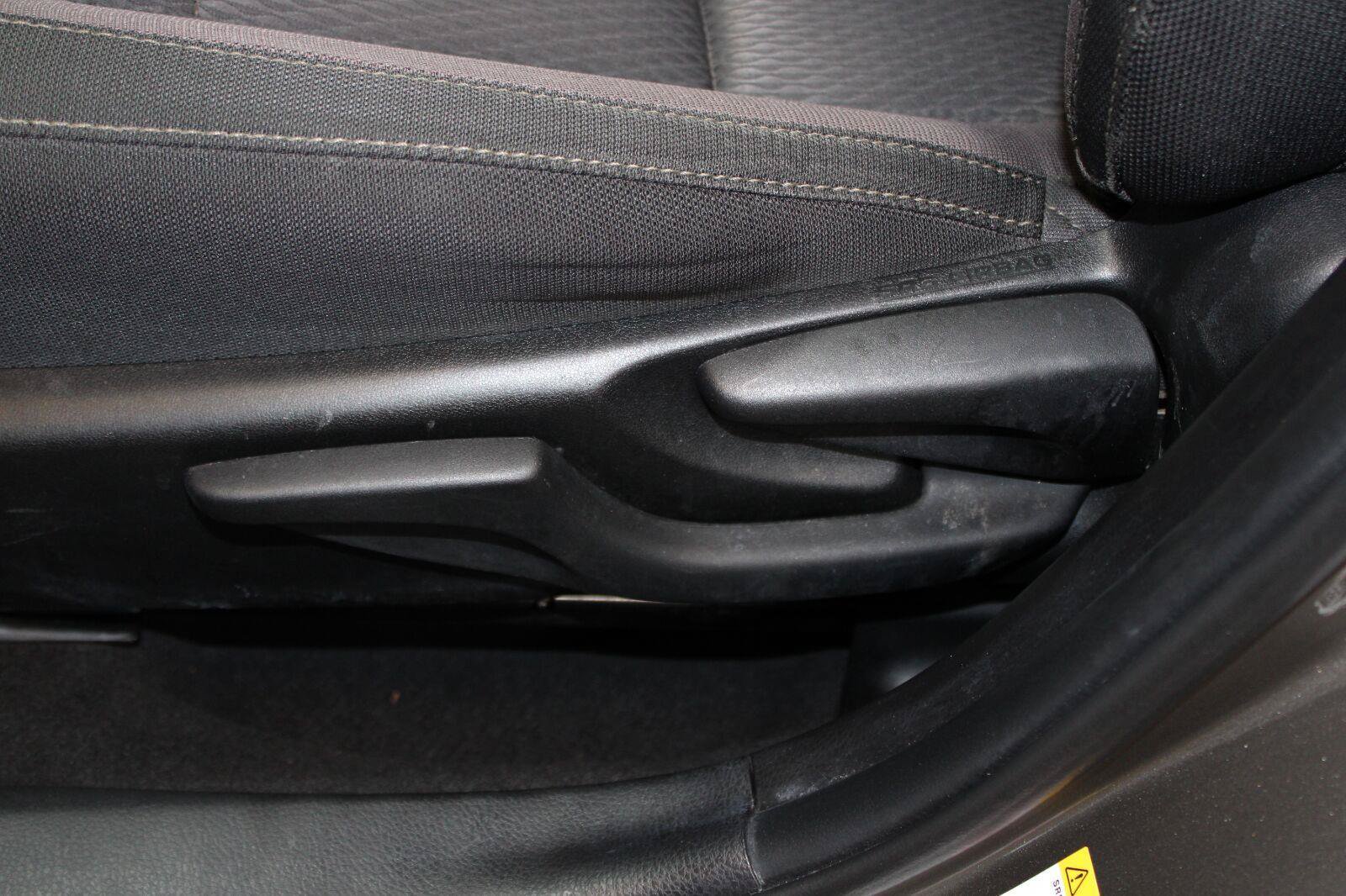 Used 2018 Toyota Corolla LE FWD image 34