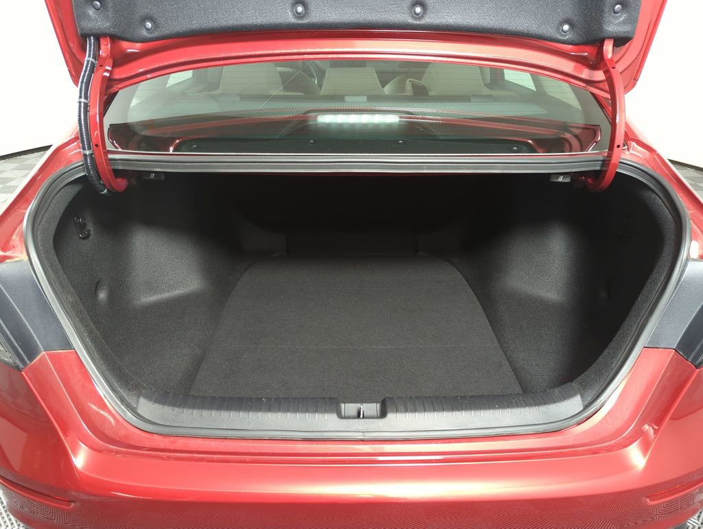 Certified 2025 Honda Accord SE image 19