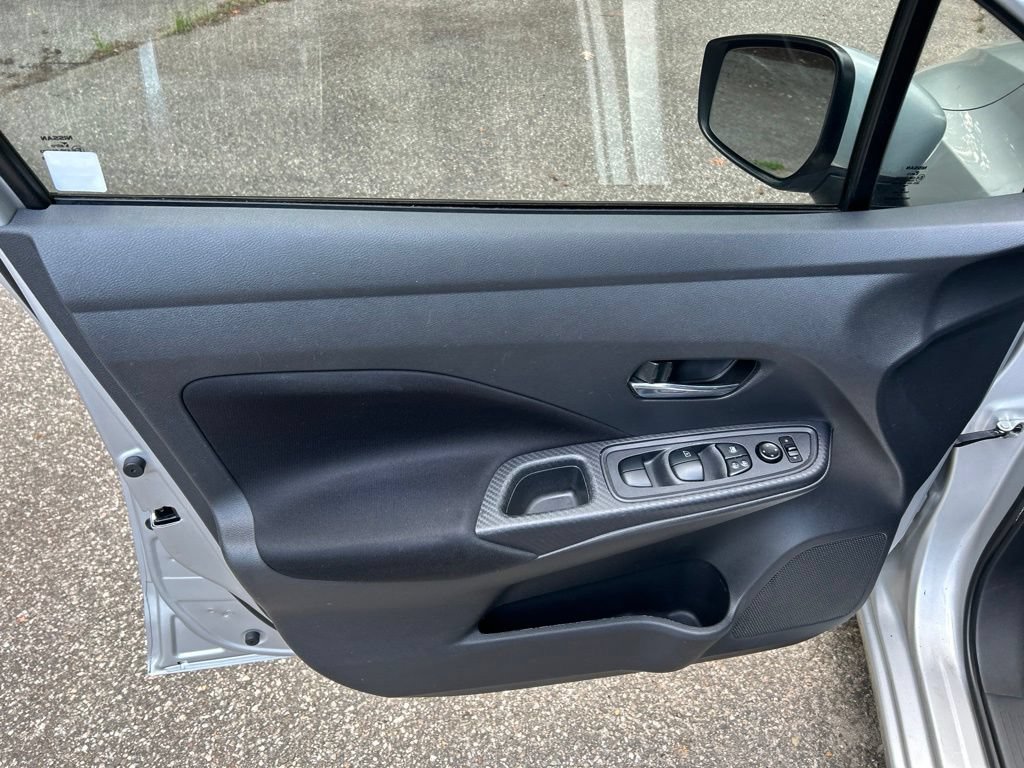 Used 2021 Nissan Versa SV FWD image 15