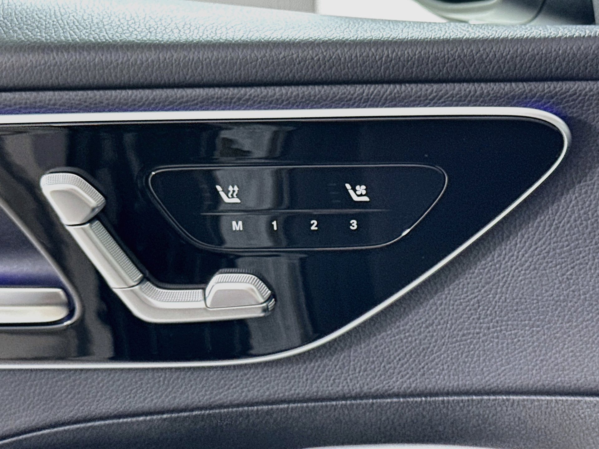New 2026 Mercedes-Benz C 300 4MATIC Sedan image 22