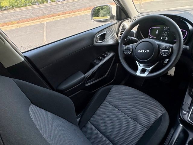 Used 2025 Kia Soul LX w/ LX Technology Package image 22