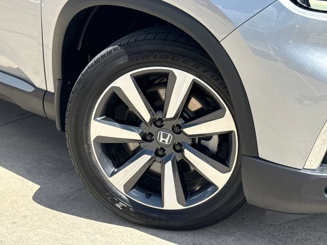 Used 2025 Honda Pilot Touring image 2