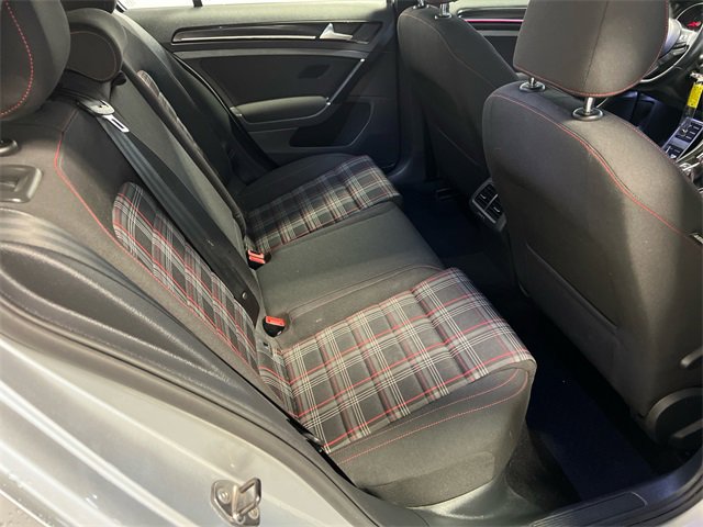 Used 2017 Volkswagen Golf S image 12