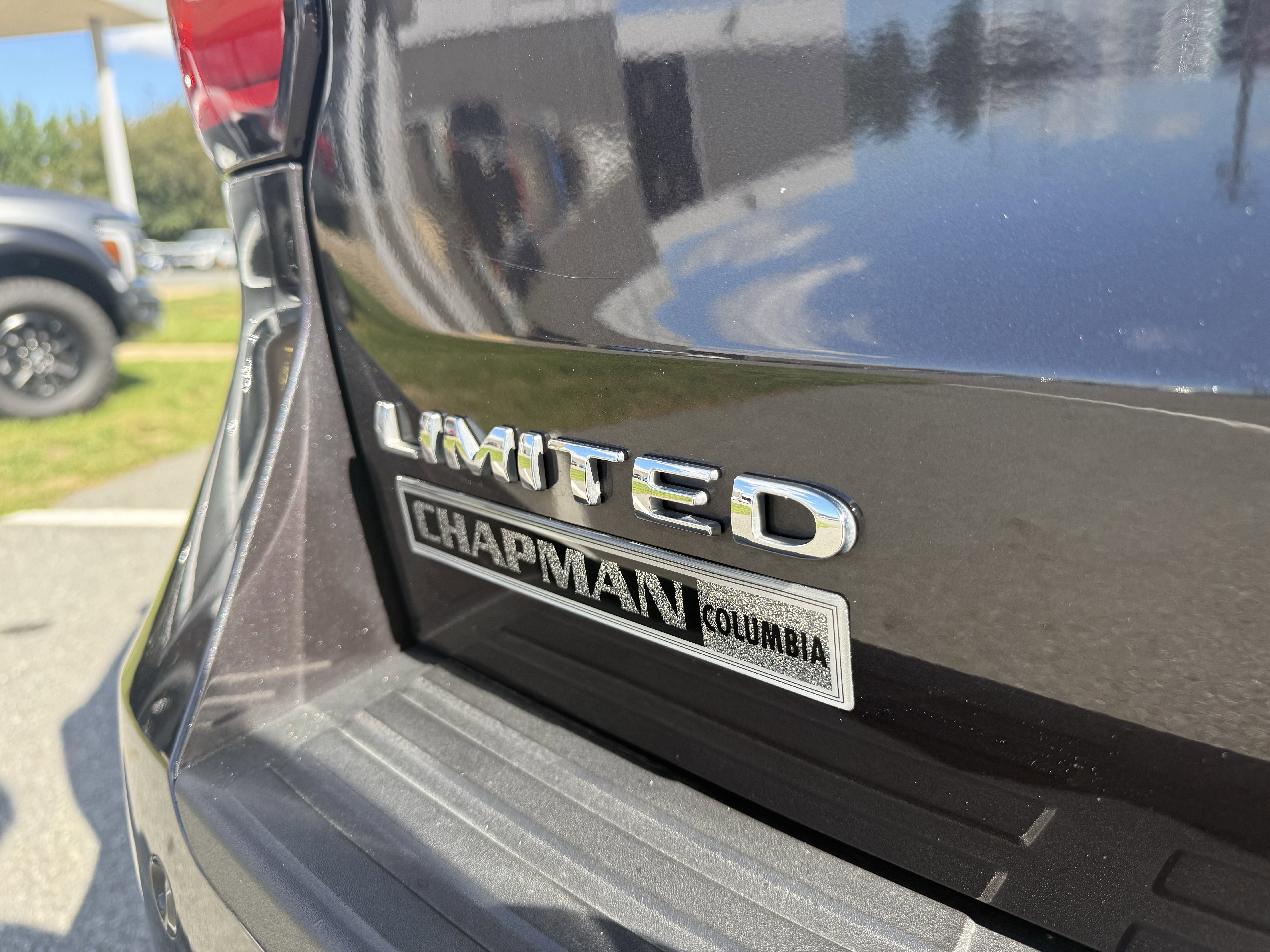 Used 2024 Ford Expedition Limited image 6