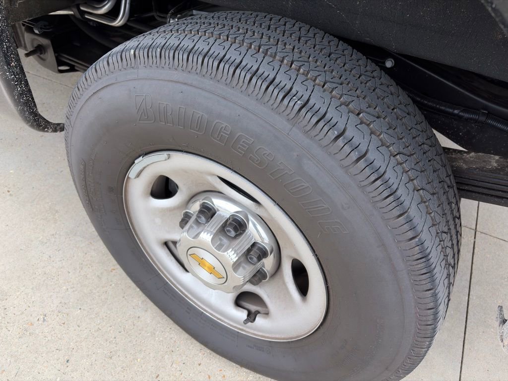 Used 2024 Chevrolet Express 3500 LT w/ LT Preferred Equipment Group image 7