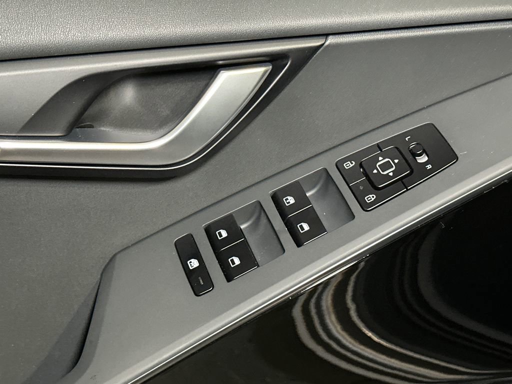 New 2026 Kia Niro Wind FWD image 19