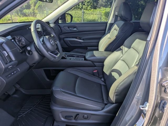 Used 2024 Nissan Pathfinder SL FWD image 22