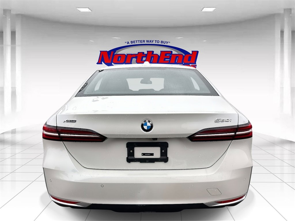 Used 2024 BMW 530i xDrive w/ Premium Package image 5