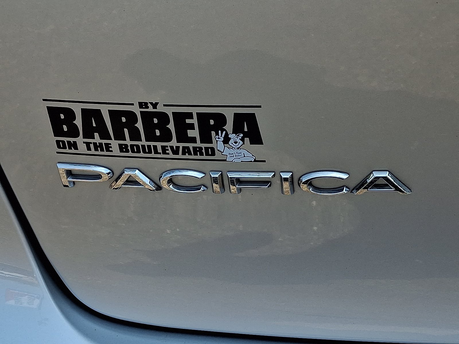 Used 2024 Chrysler Pacifica Touring-L FWD image 30