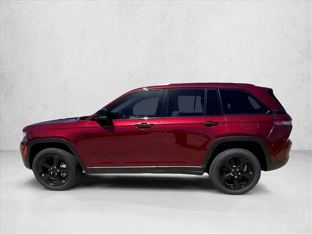 Used 2025 Jeep Grand Cherokee Limited w/ Black Appearance Package RWD image 4