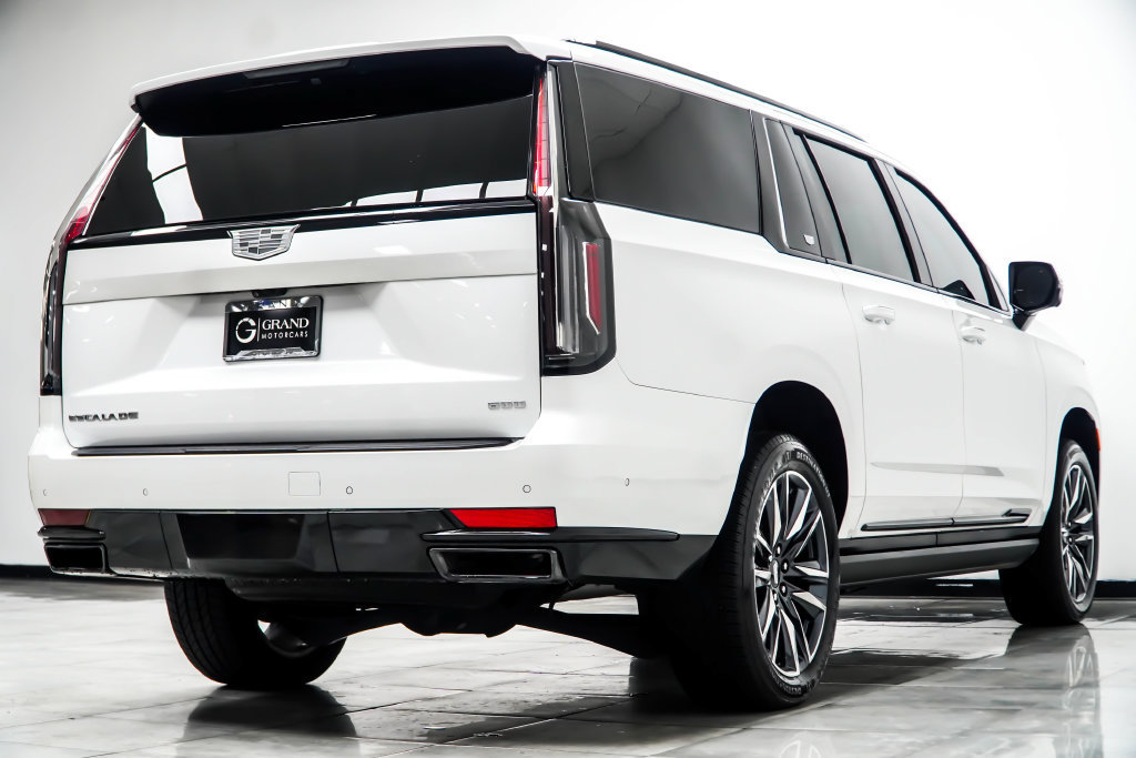 Used 2024 Cadillac Escalade ESV Sport w/ Touring Package AWD/4WD image 18
