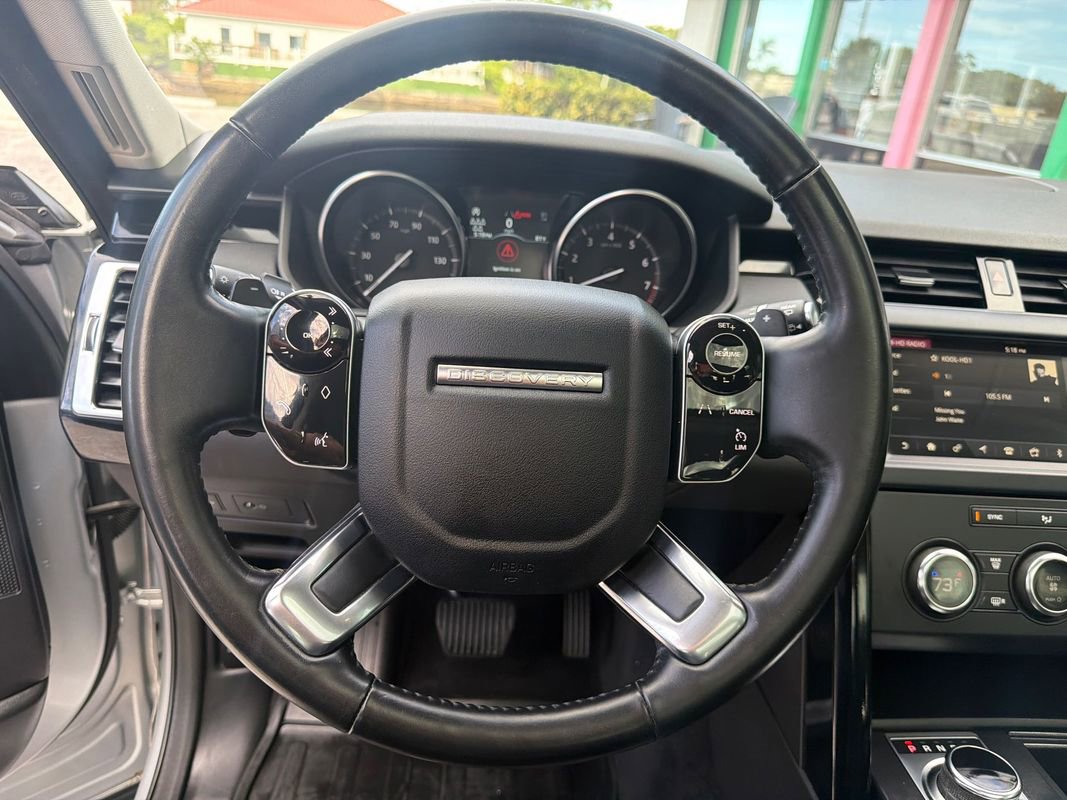 Used 2020 Land Rover Discovery SE AWD/4WD image 23