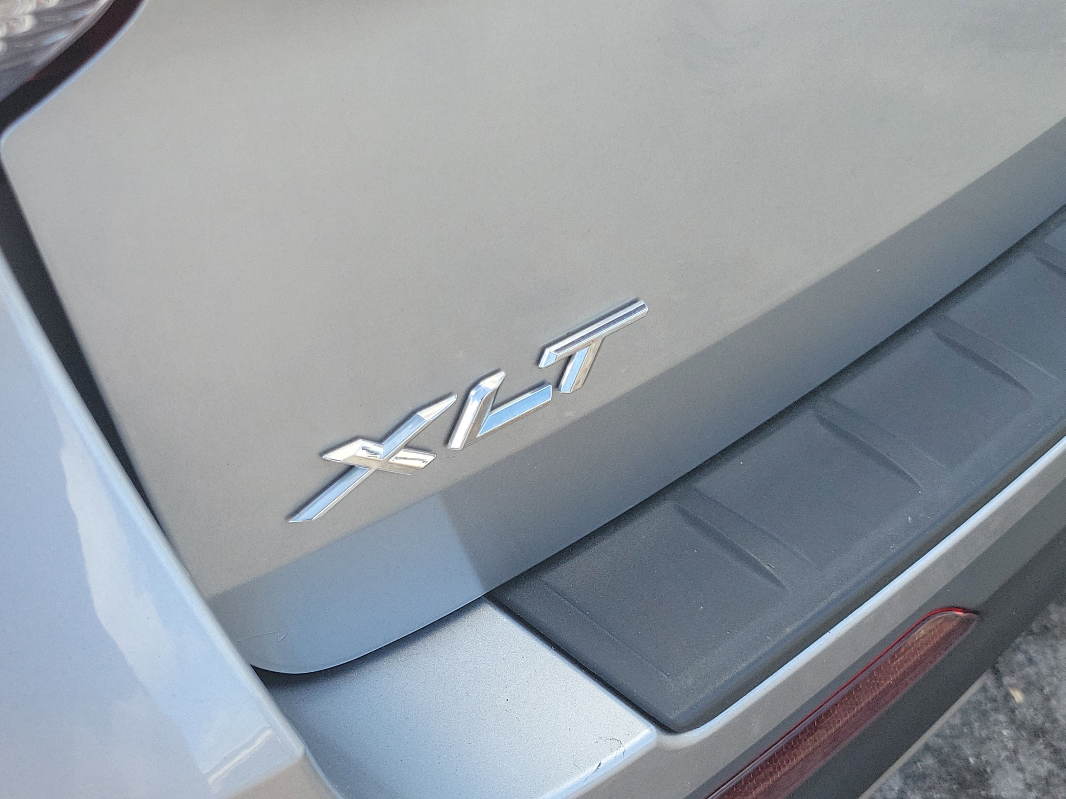 Used 2023 Ford Explorer XLT w/ Equipment Group 202A image 11