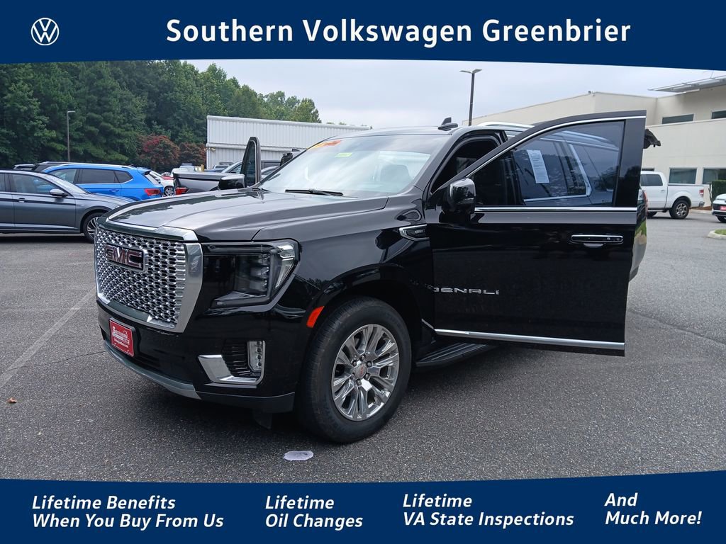 Used 2022 GMC Yukon XL Denali image 1