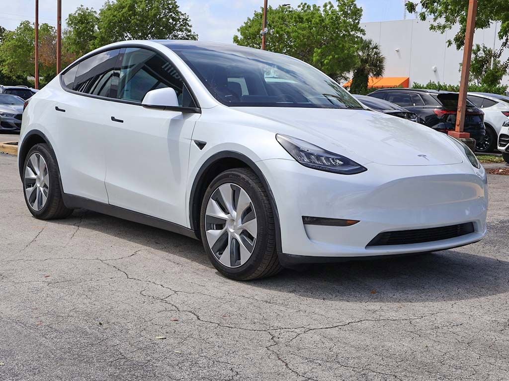 Used 2021 Tesla Model Y Long Range image 10