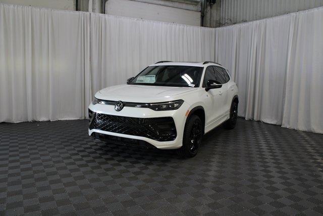 New 2025 Volkswagen Tiguan SE R-Line image 26