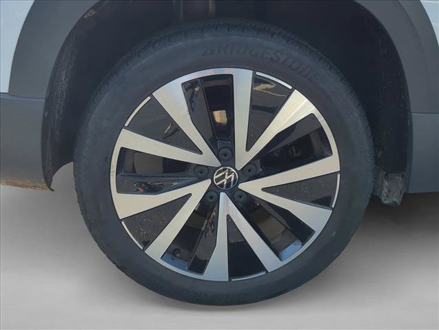 Used 2022 Volkswagen Taos SE w/ IQ.Drive SE Package FWD image 11