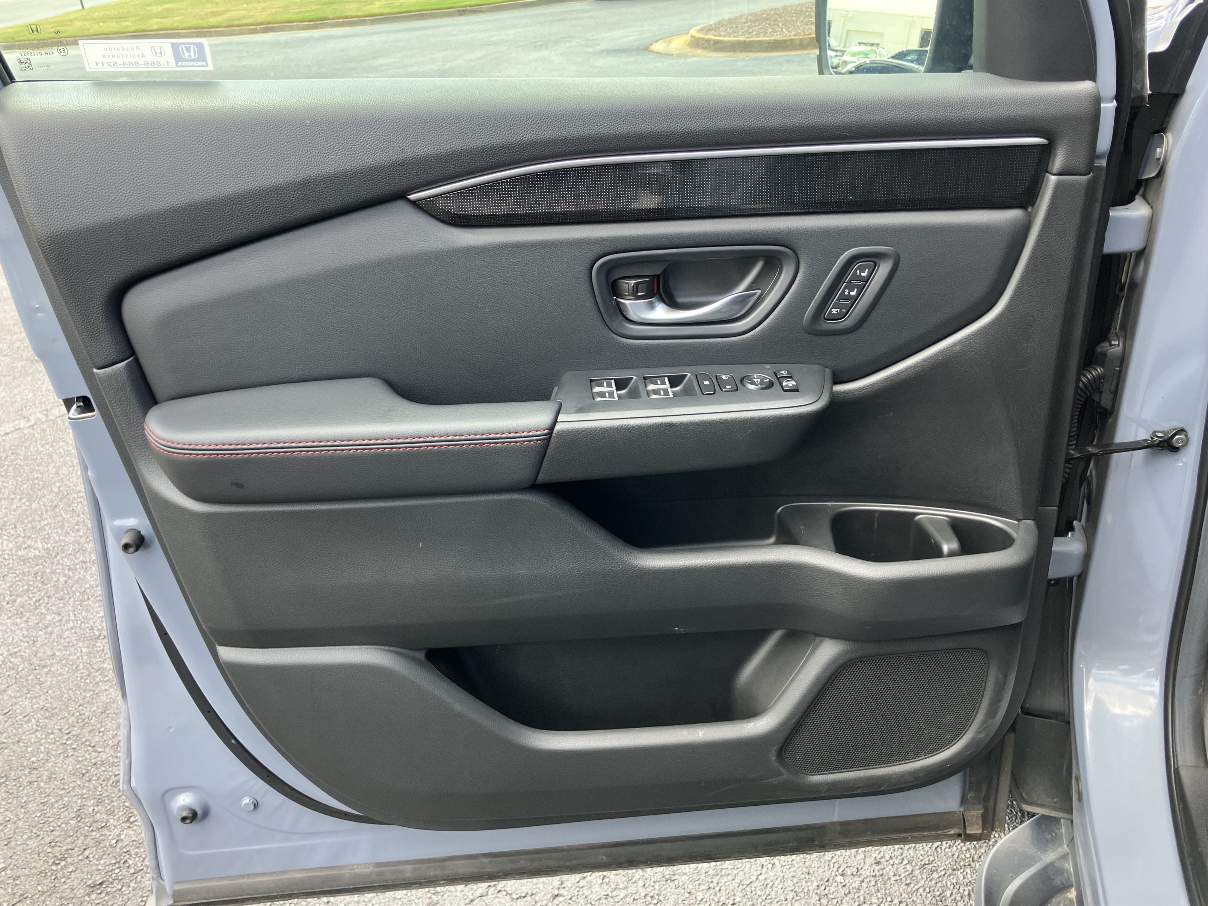Certified 2025 Honda Pilot Black Edition image 14