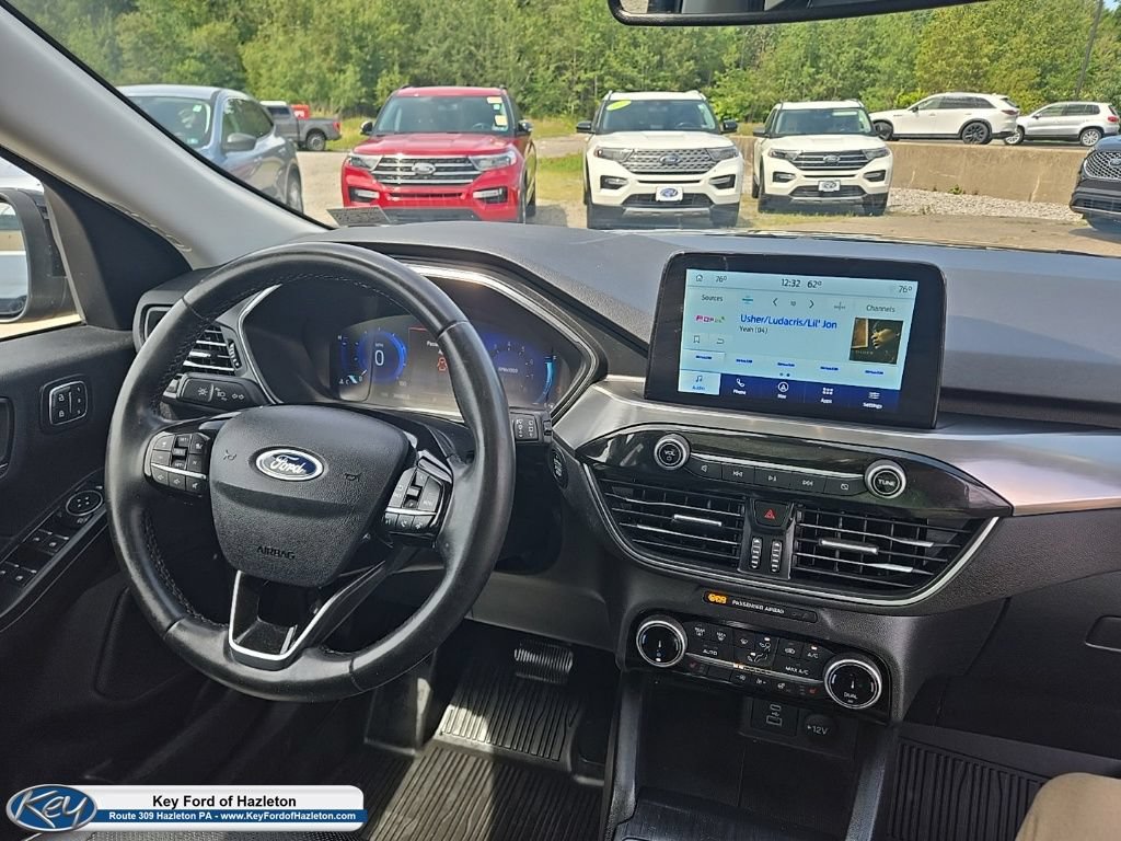 Certified 2022 Ford Escape Titanium w/ Class II Trailer Tow Package AWD/4WD image 26