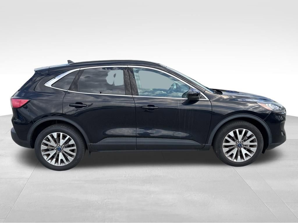 Used 2022 Ford Escape Titanium w/ Class II Trailer Tow Package image 6