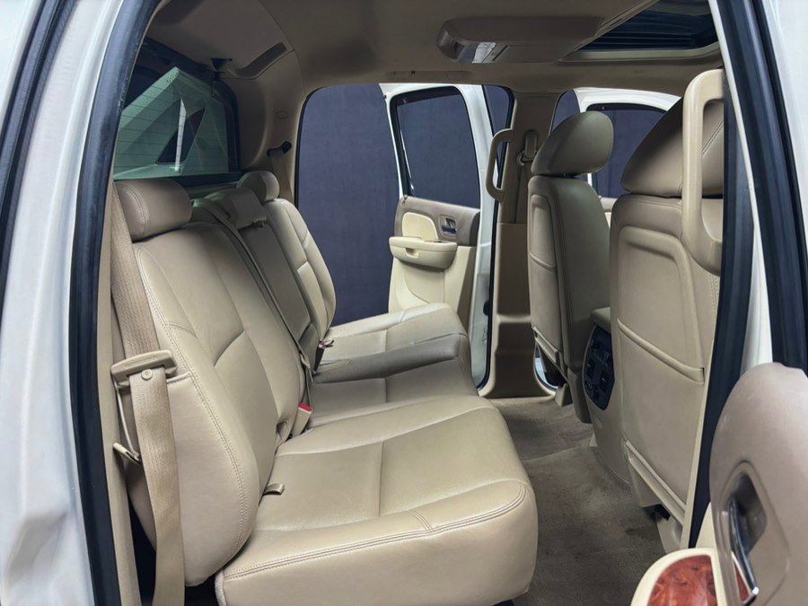 Used 2013 Chevrolet Avalanche LTZ AWD/4WD image 28