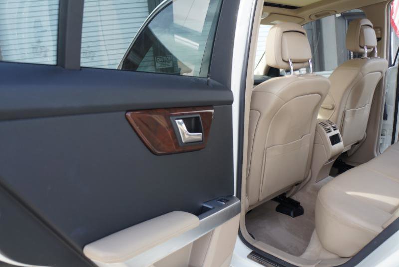 Used 2011 Mercedes-Benz GLK 350 2WD image 22