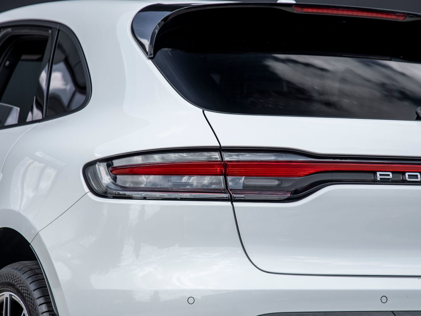 Certified 2023 Porsche Macan image 14