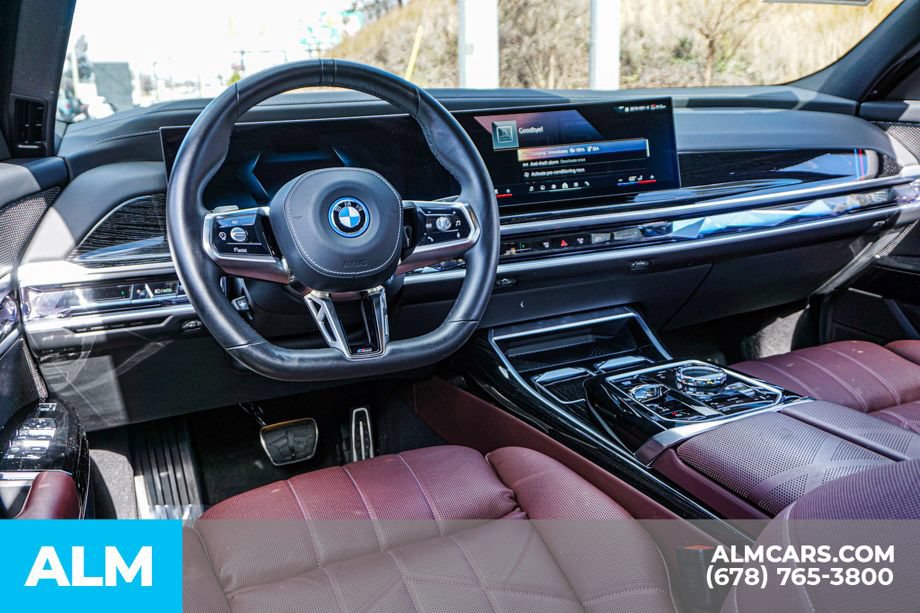 Used 2025 BMW i7 eDrive50 w/ M Sport Package RWD image 27