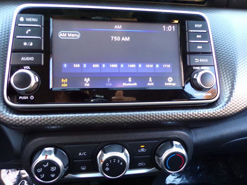 Used 2020 Nissan Kicks S image 35