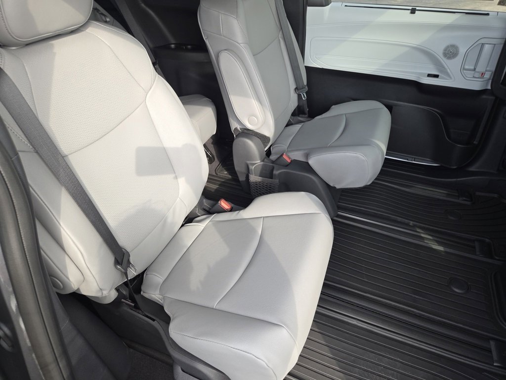 New 2026 Toyota Sienna XLE image 29