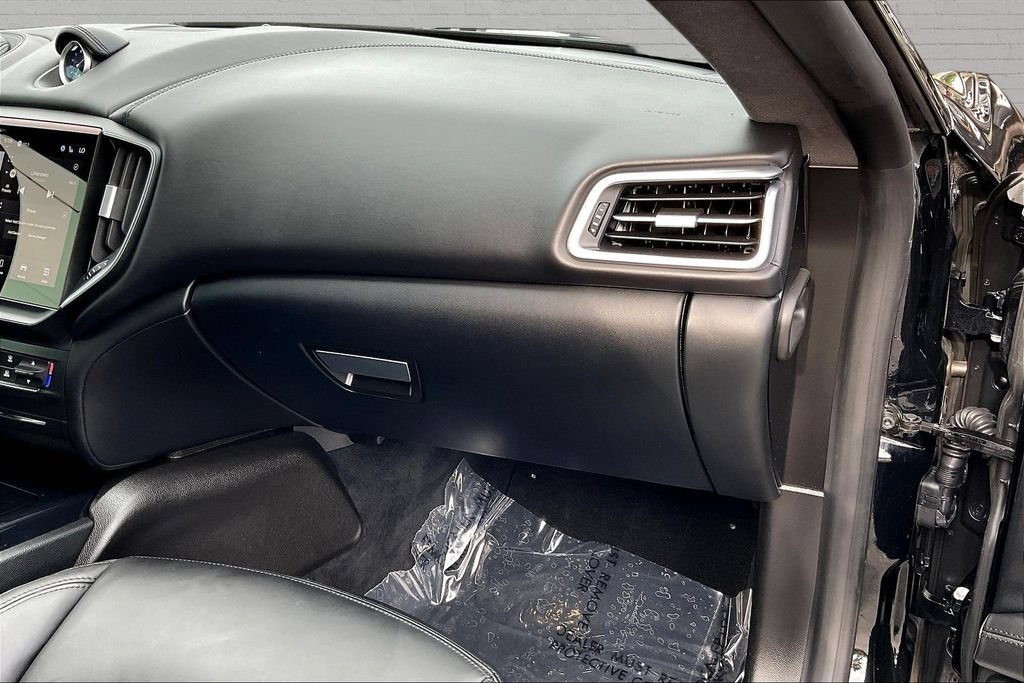 Used 2021 Maserati Ghibli RWD image 26