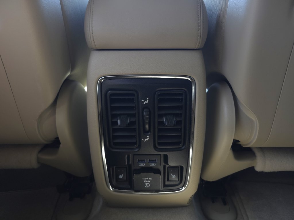 Used 2018 Jeep Grand Cherokee Overland RWD image 27