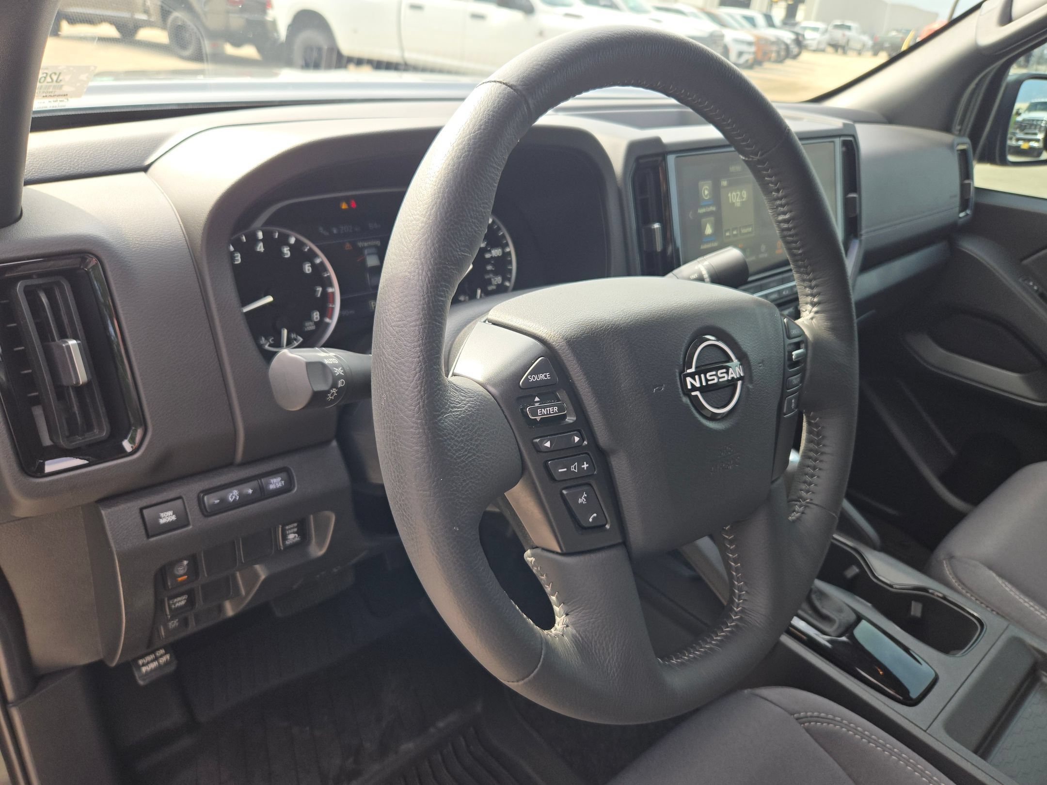 Used 2026 Nissan Frontier SV w/ SV Convenience Package RWD image 10