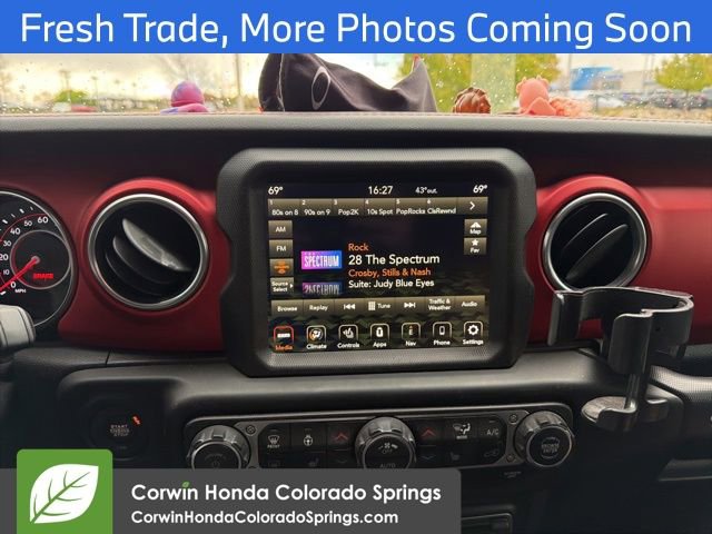 Used 2021 Jeep Gladiator Rubicon AWD/4WD image 11