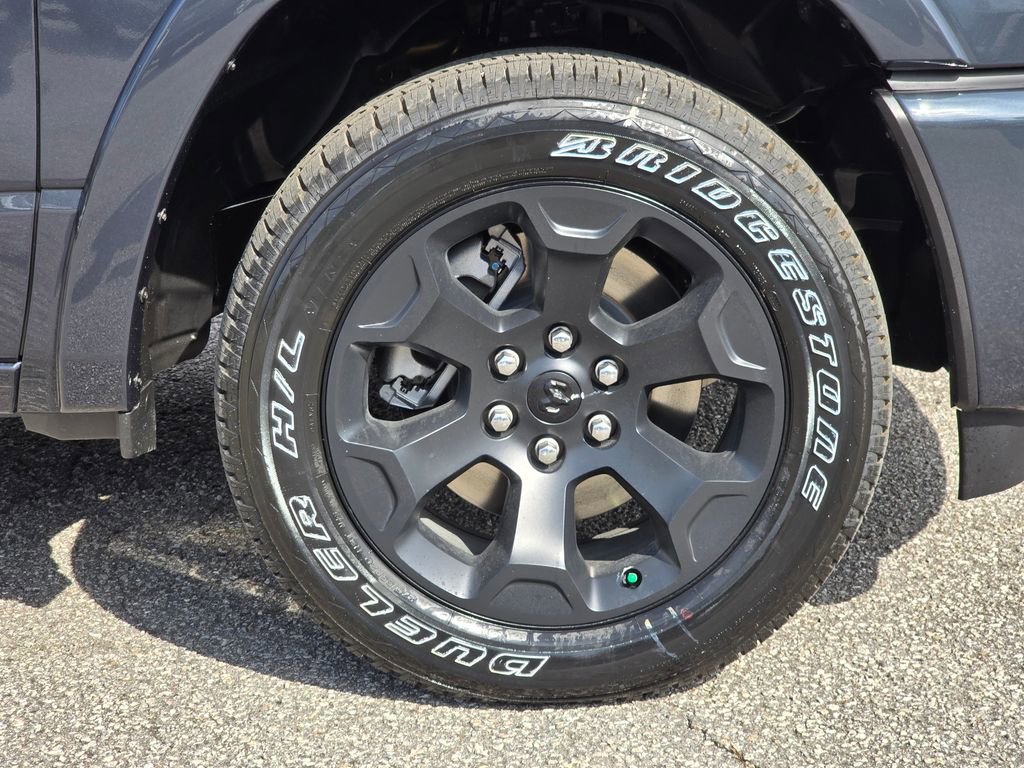 New 2026 RAM 1500 4x4 Crew Cab image 13