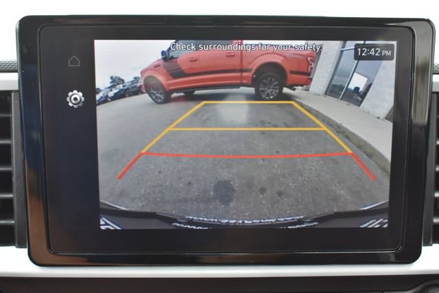 Used 2025 Hyundai Venue Limited FWD image 21