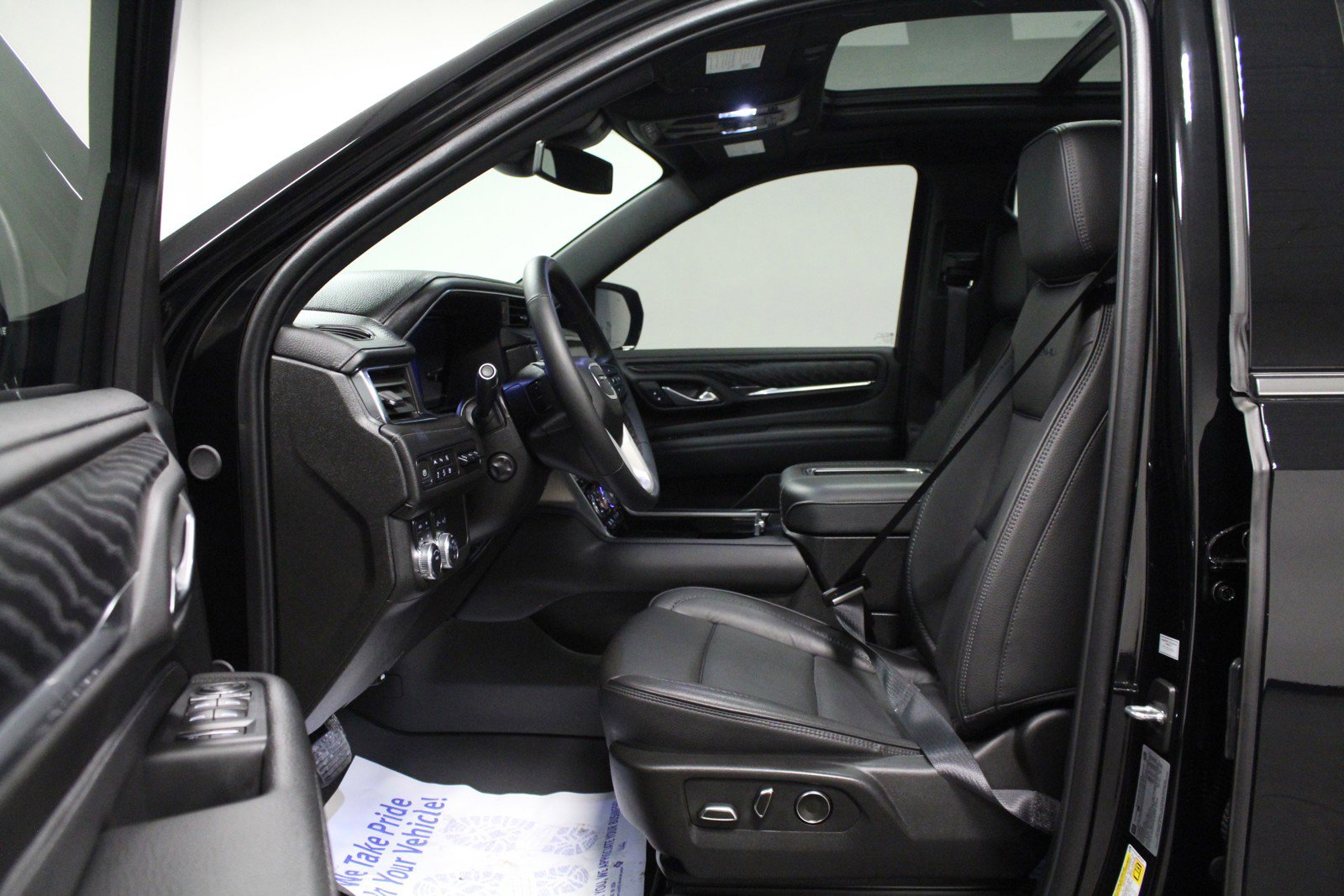 Used 2024 GMC Yukon XL Denali image 12