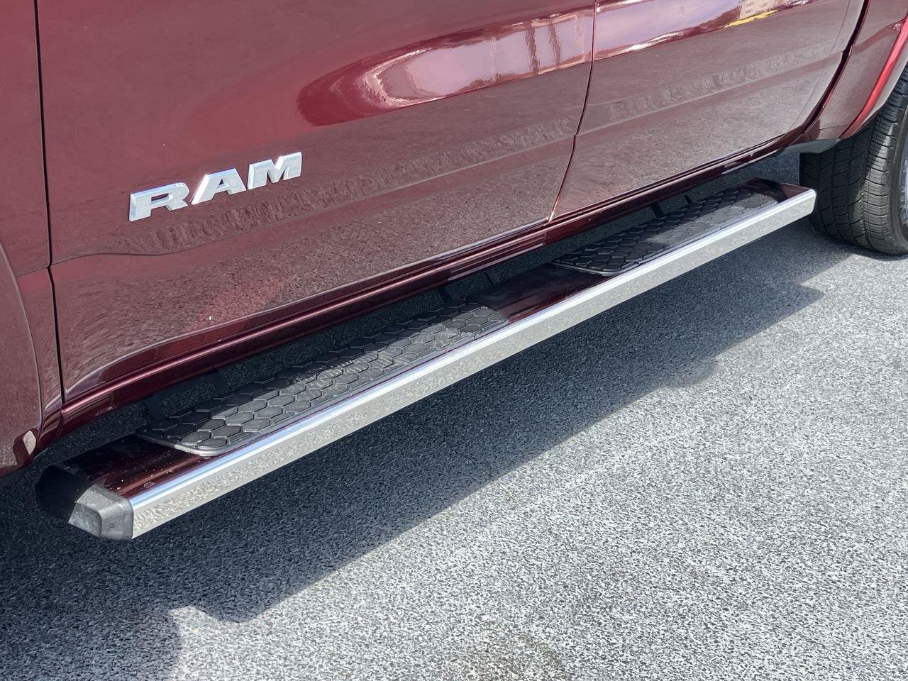 Used 2020 RAM 1500 Laramie AWD/4WD image 11